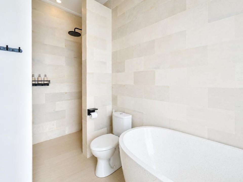 Shower, Toilet, Bathroom, Bath, towels