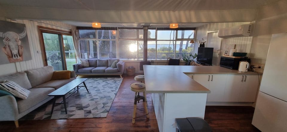 The waterfront retreat House in Loch Sport
