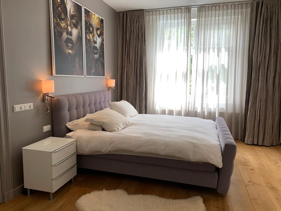 Luxurious-3-story-Canal-House-near-Utrecht-and-Amsterdam-in-Maarssen-aan-de-Vecht-with-AC Villa in Utrecht