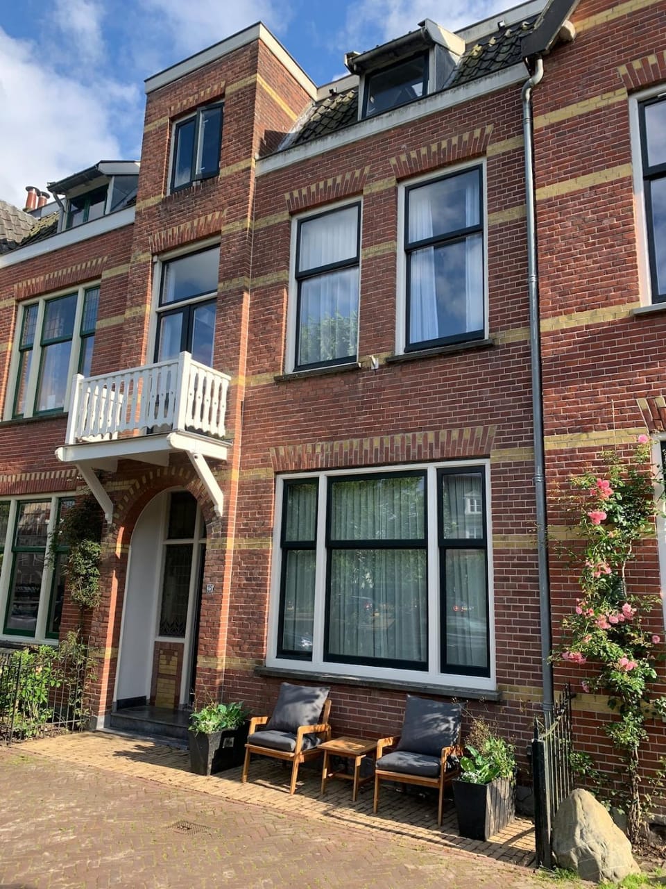 Luxurious-3-story-Canal-House-near-Utrecht-and-Amsterdam-in-Maarssen-aan-de-Vecht-with-AC Villa in Utrecht