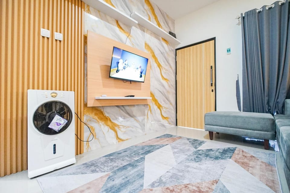 Communal lounge/ TV room, TV and multimedia
