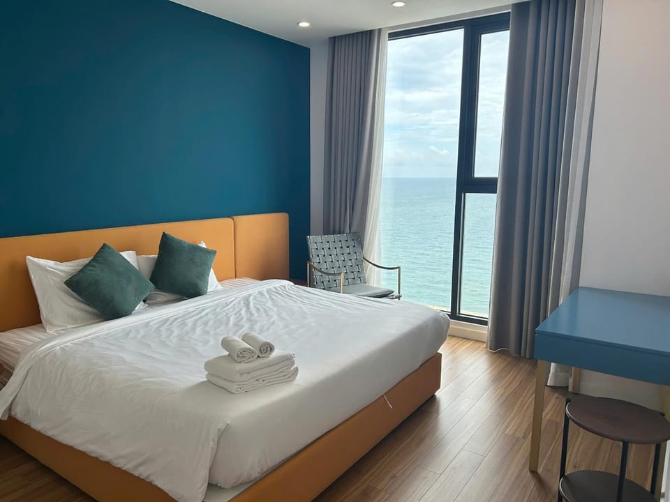 Bed, Bedroom, Sea view