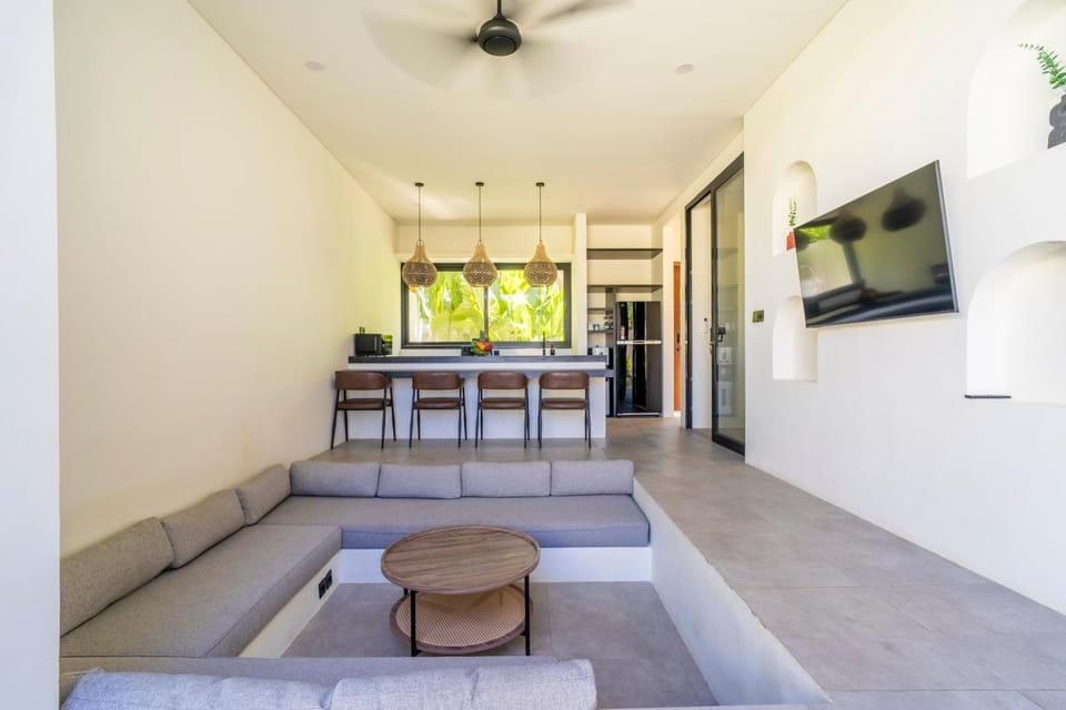 Communal lounge/ TV room, Kitchen or kitchenette, Living room, Dining area