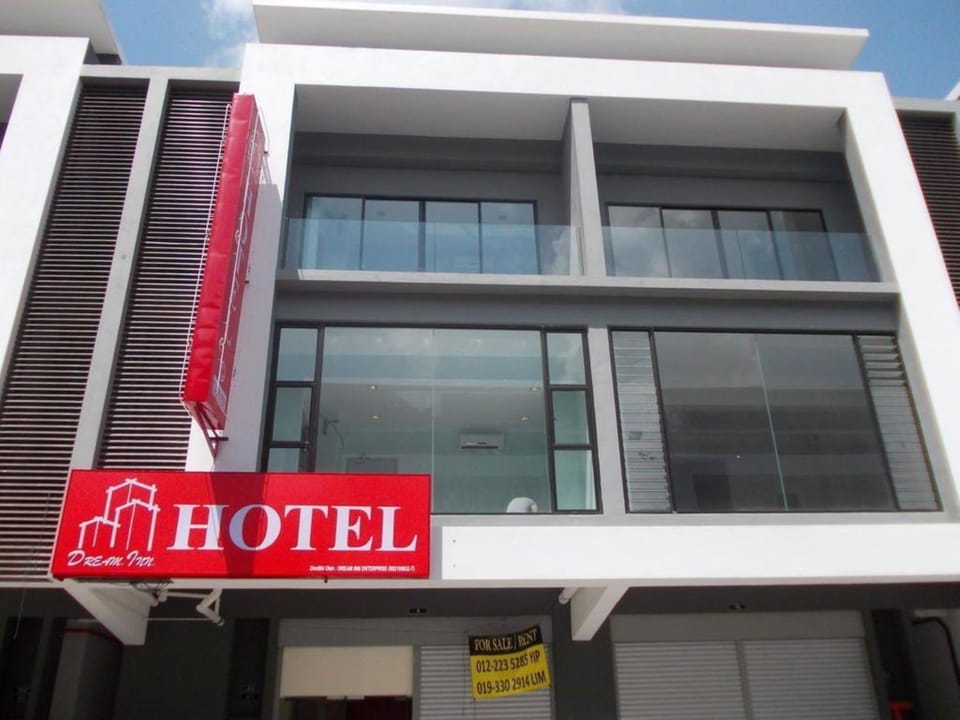 Swing & Pillows - Dream Inn Bandar Mahkota Cheras, Selangor Hotel in Negeri Sembilan, Malaysia