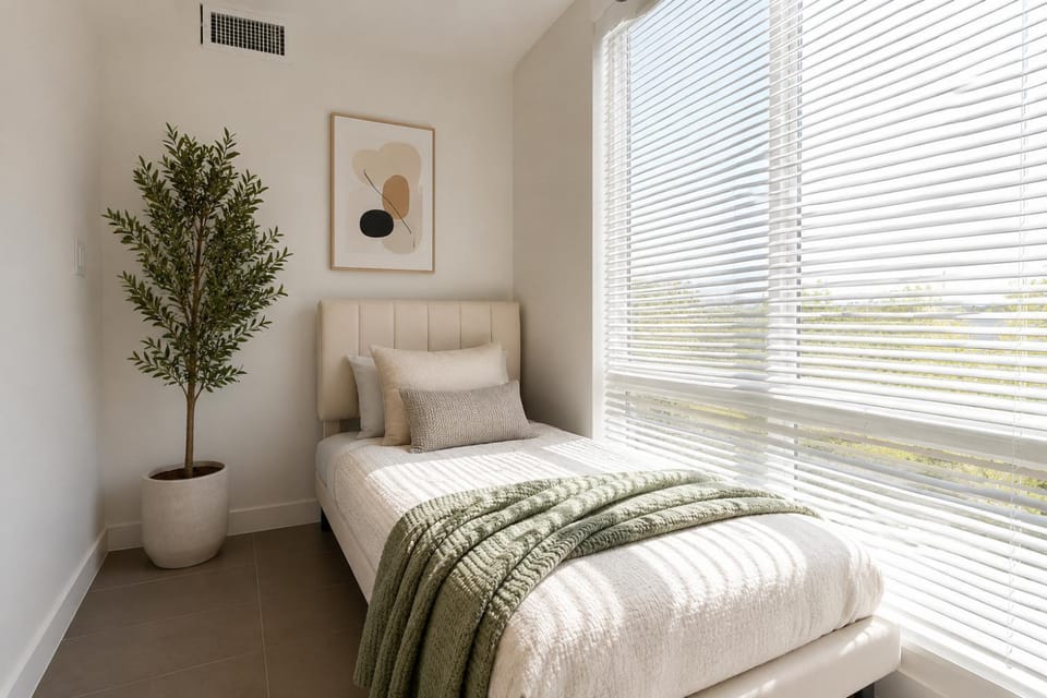 Luxury 2BR Heart of Yaletown Parks and Dining Apartment in Vancouver