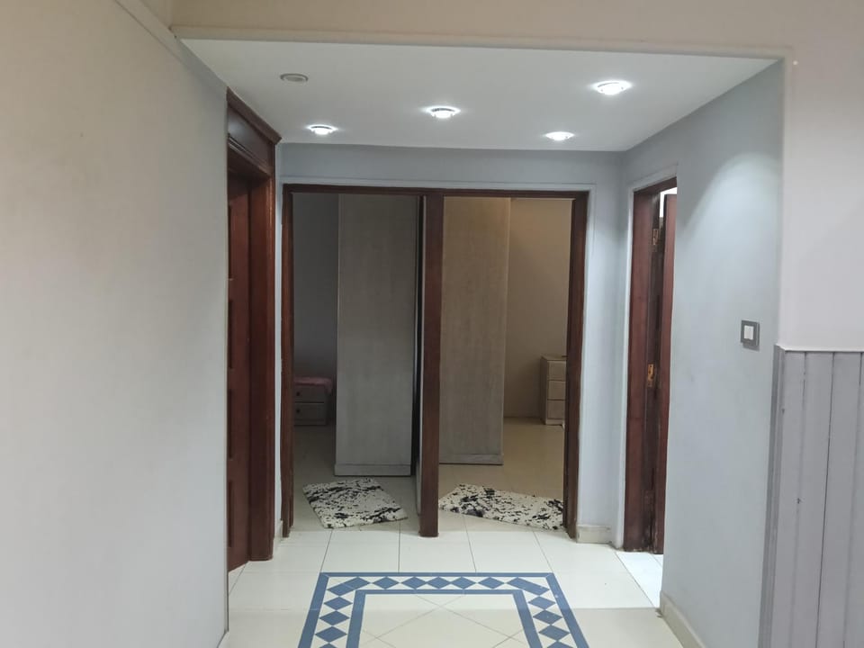 شقه فندقيه للسكن على كورنيش النيل بالعجوزه Apartment in Egypt