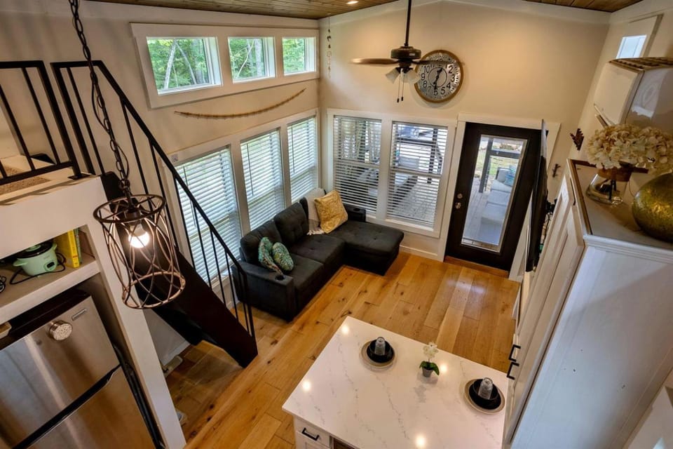 Scenic Mountain Cabin with Lake Access and Waterfall Views near South Cumberland State Park Tennessee Cabin in Monteagle