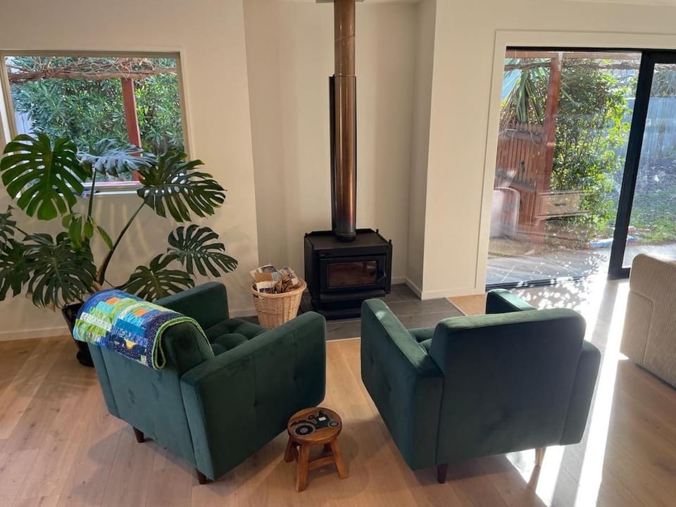 Prime location, Modern Family living House in Queenstown