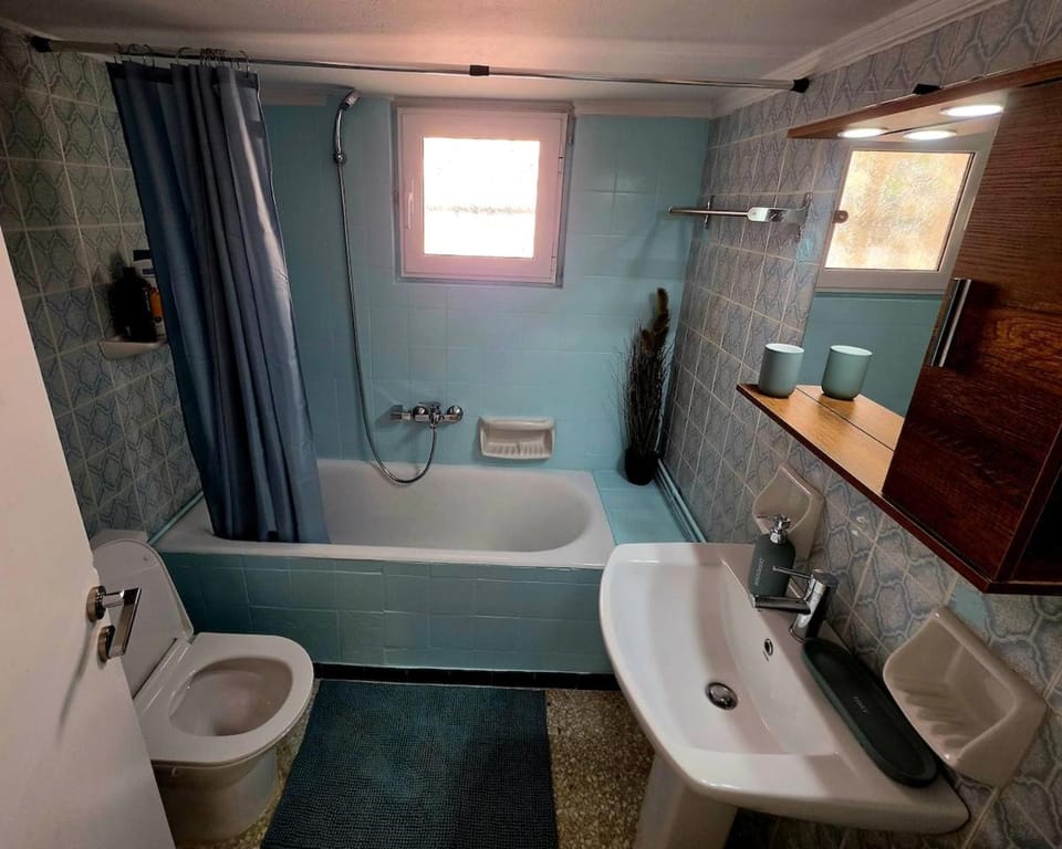 Port Hub 10 min & Airport Hub 20 min Apartment in East Attica Regional Unit, Greece
