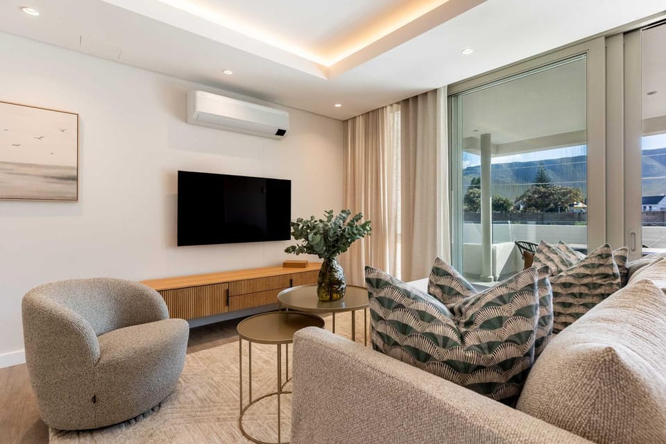 The Mira Hermanus Hideaway Haven Apartment in Hermanus