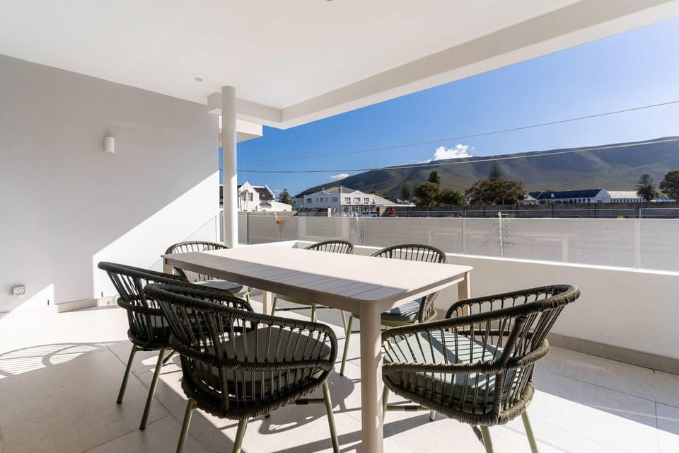 The Mira Hermanus Hideaway Haven Apartment in Hermanus