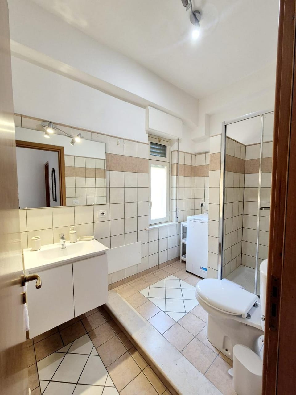 Bathroom, washing machine