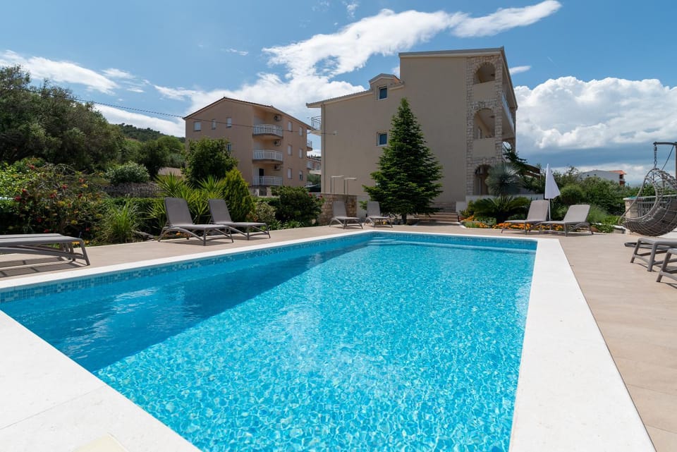 Property building, Swimming pool