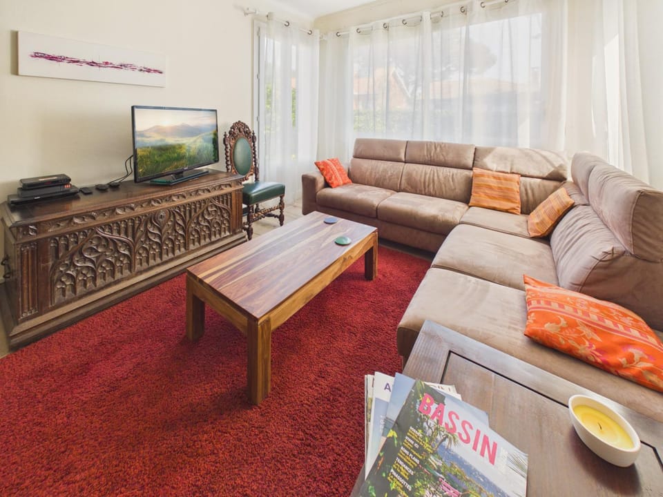 Communal lounge/ TV room, Living room