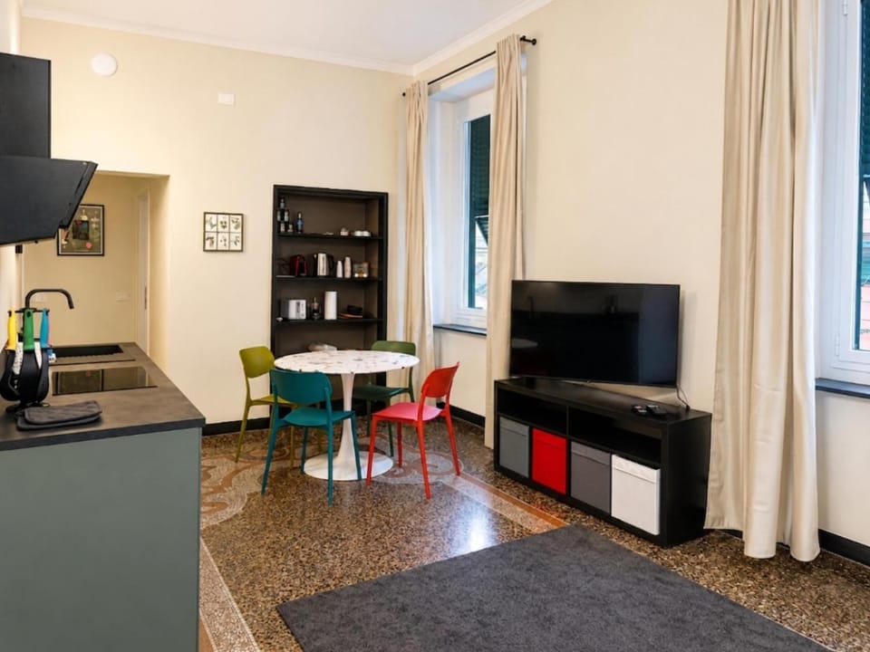 TV and multimedia, Kitchen or kitchenette, Living room