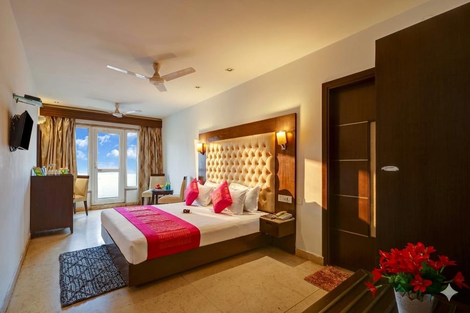 Bed, Photo of the whole room, Bedroom, towels, wardrobe