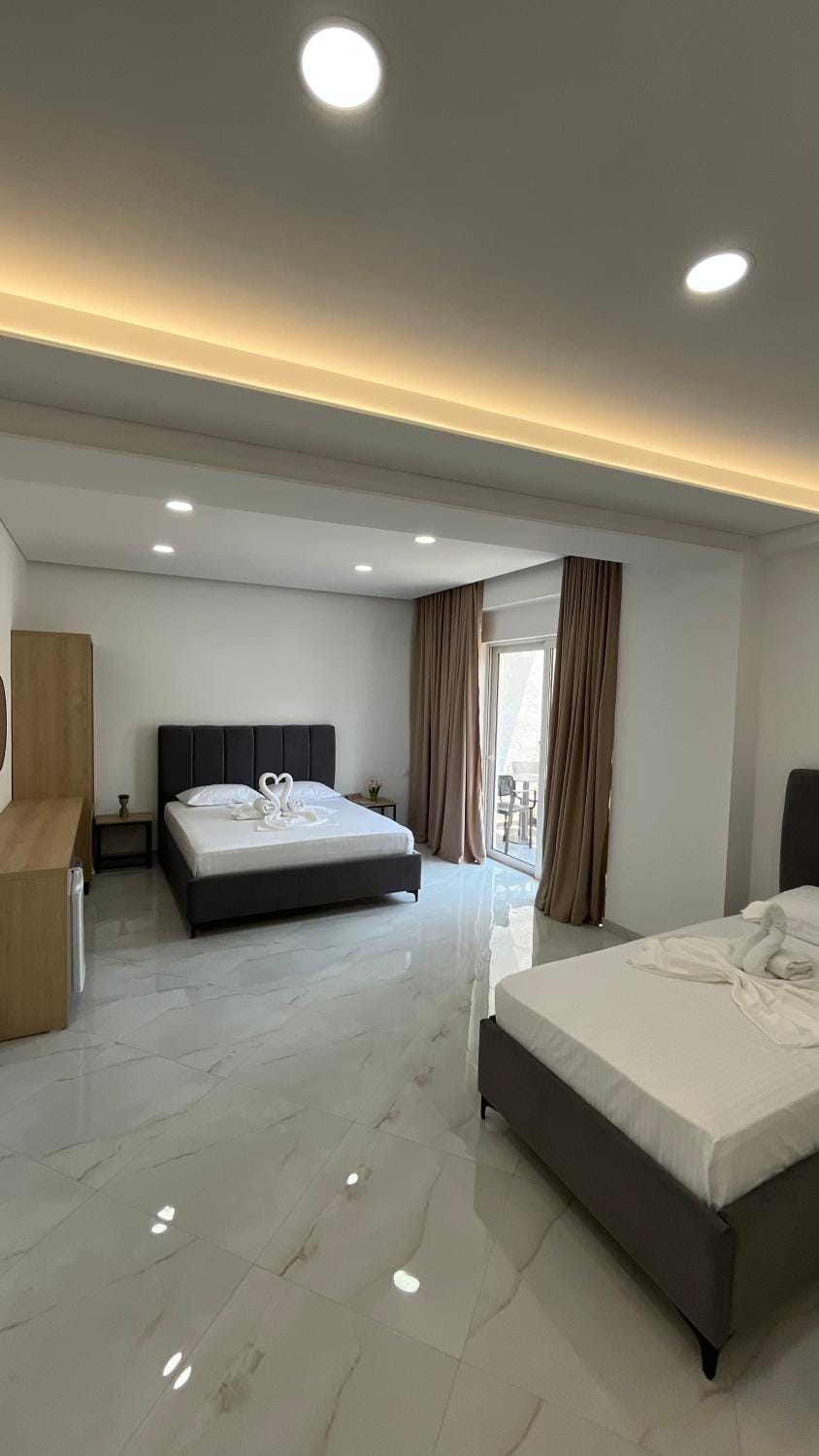 Bed, Photo of the whole room, Bedroom, towels