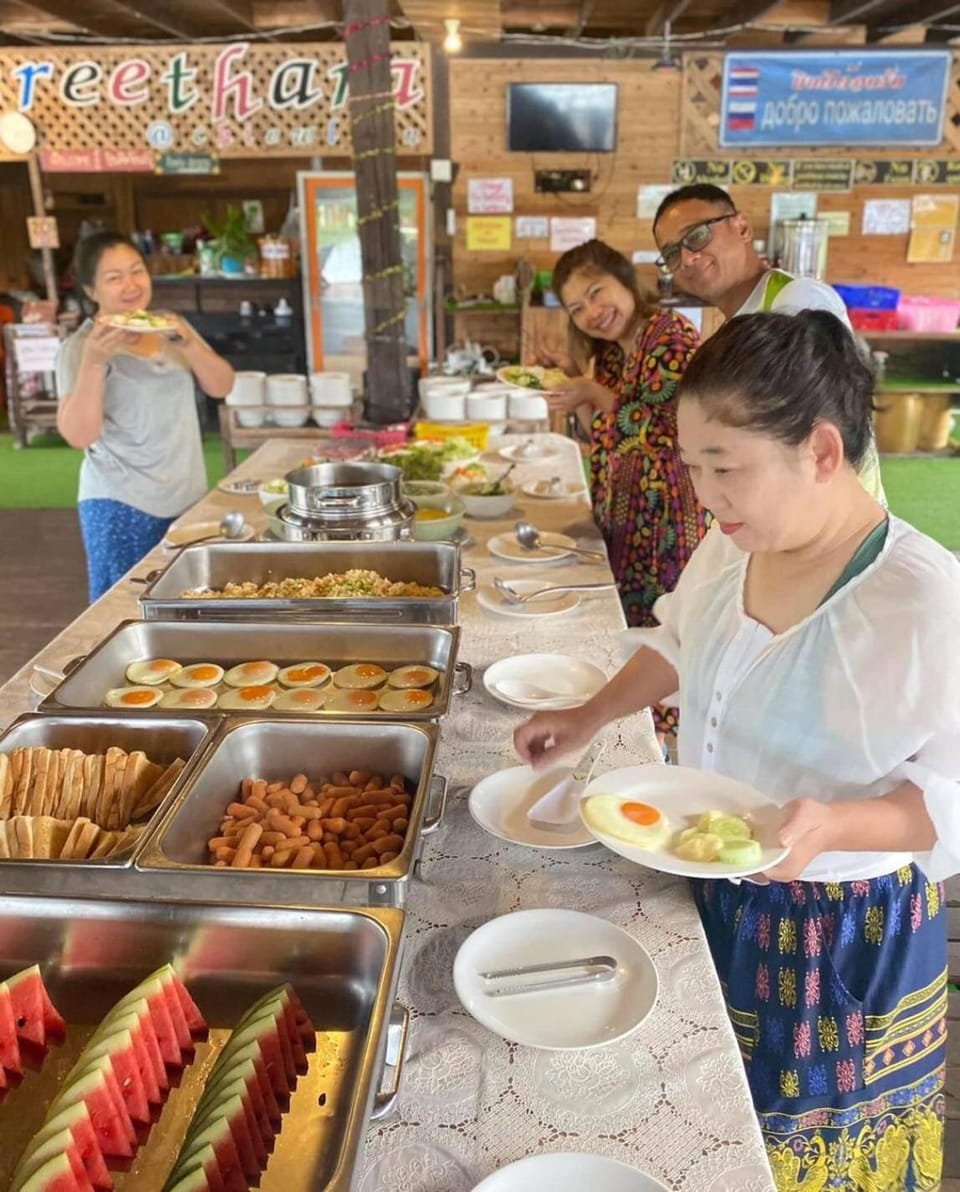 Keereethara chiewlarn Bed and Breakfast in Surat Thani Changwat