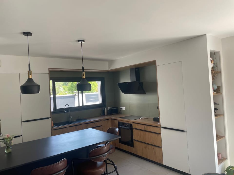 Kitchen or kitchenette, oven, stove
