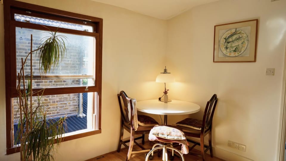 Cosy 1BDR Flat in Nunhead by Peckham Rye Park Apartment in London Borough of Southwark