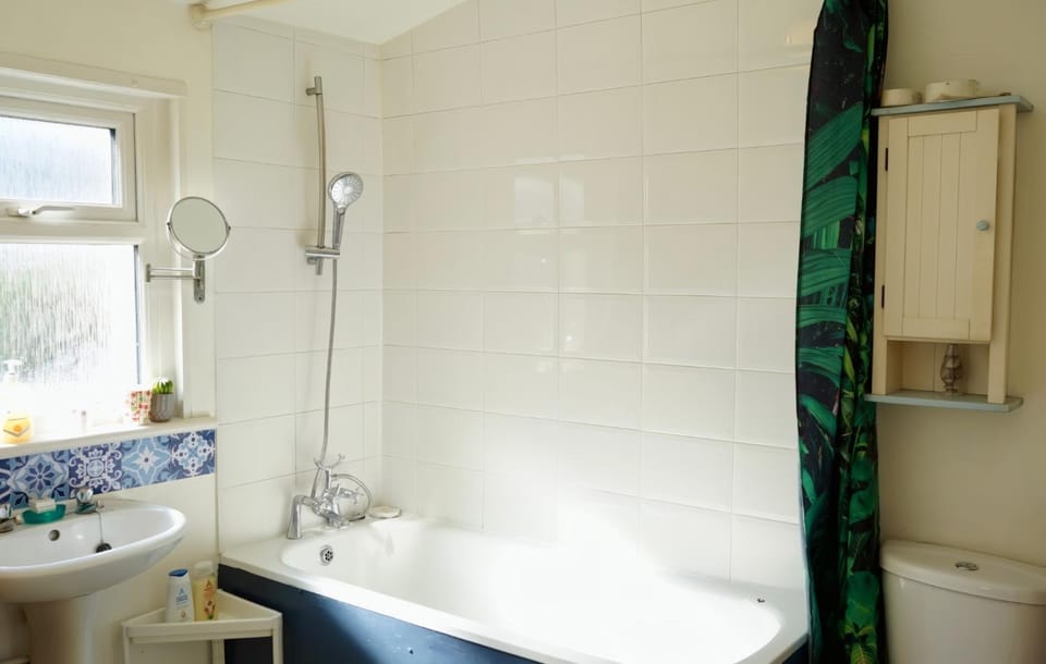 Cosy 1BDR Flat in Nunhead by Peckham Rye Park Apartment in London Borough of Southwark