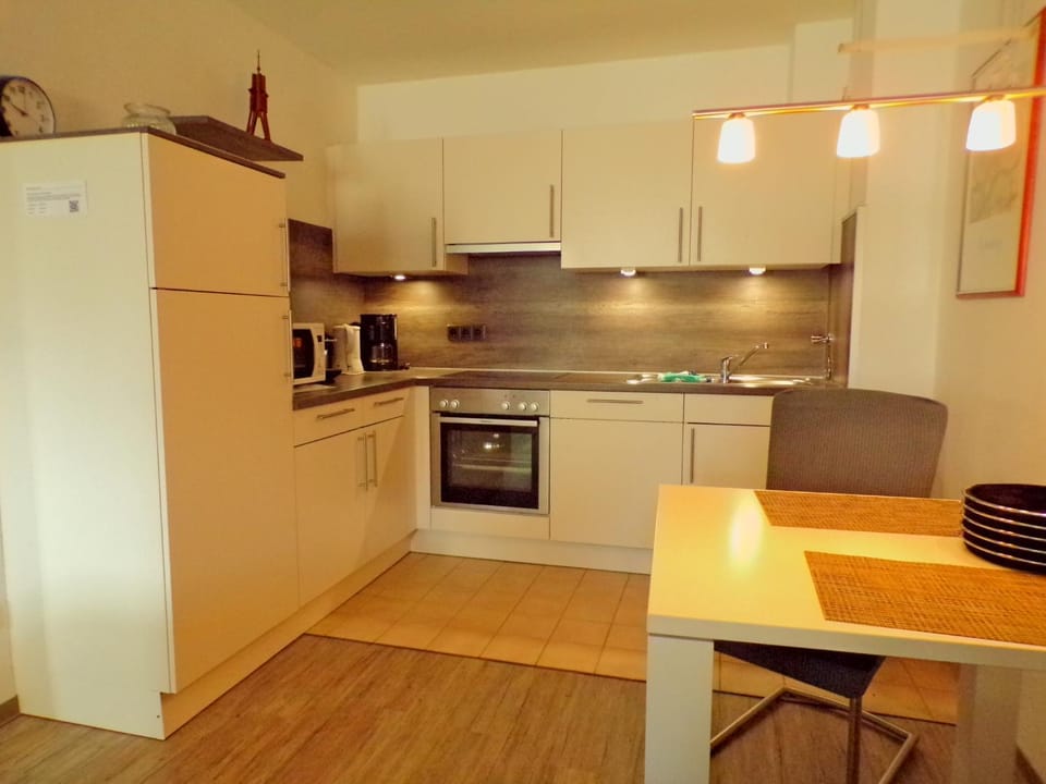 Kitchen or kitchenette, Dining area, dishwasher, oven, stove, toaster