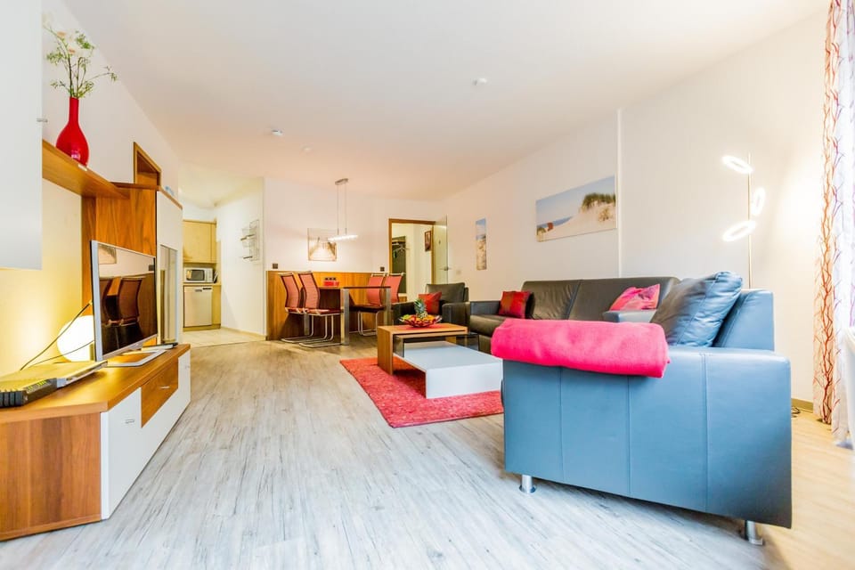 Kitchen or kitchenette, Living room, Seating area
