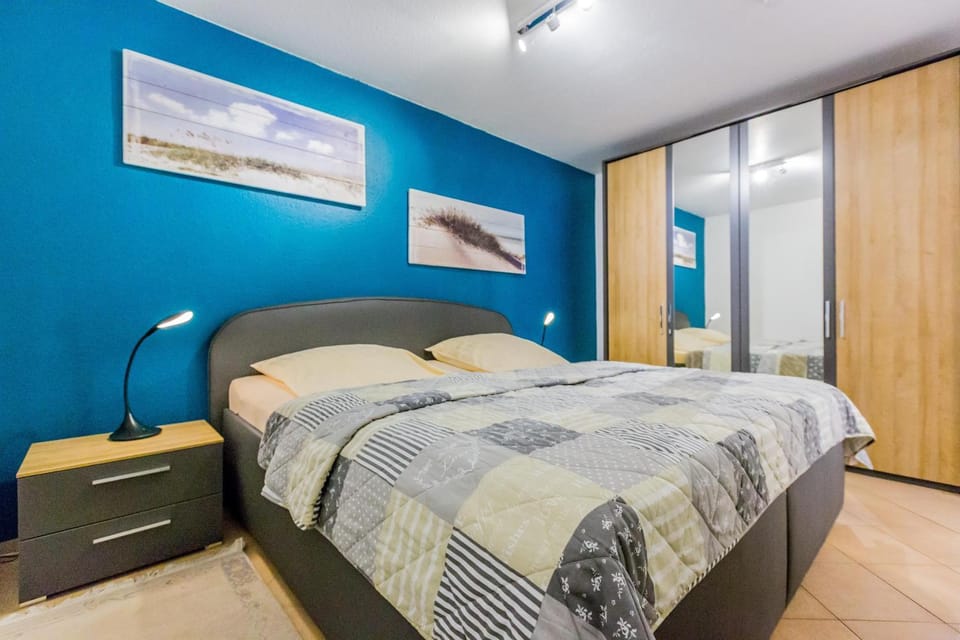 Bed, Bedroom, wardrobe