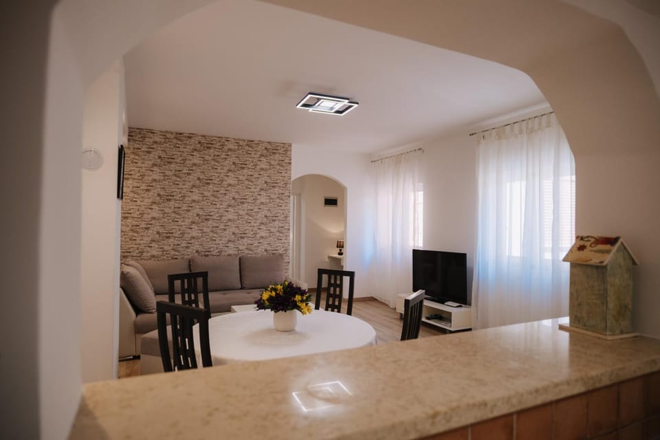 Apartment Ljubica II with terrace, old town Apartment in Rovinj