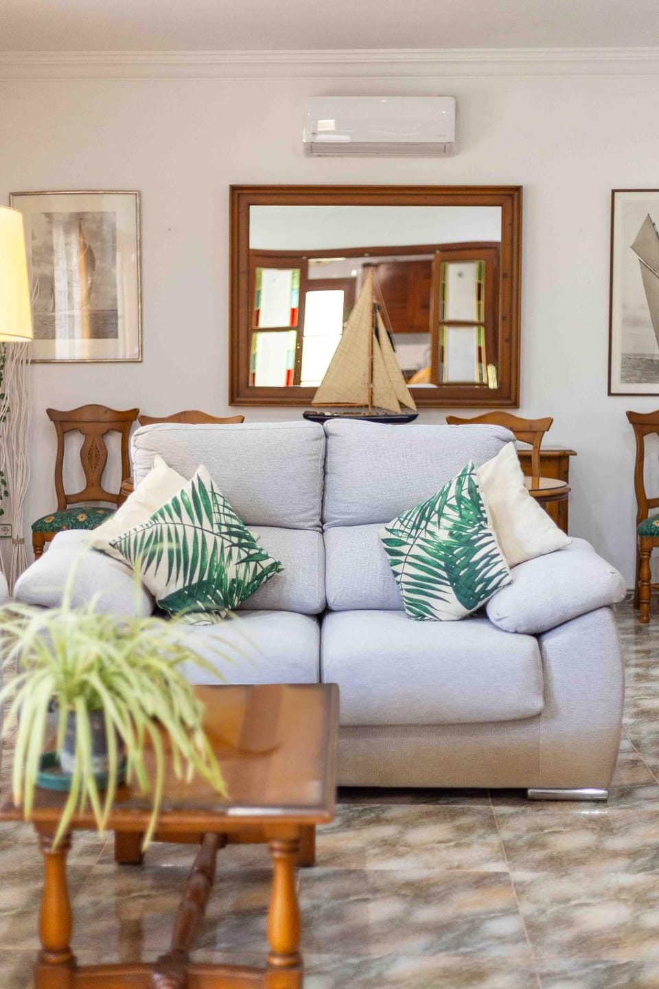 Living room, air conditioner