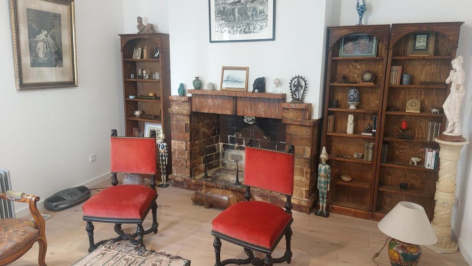 Communal lounge/ TV room