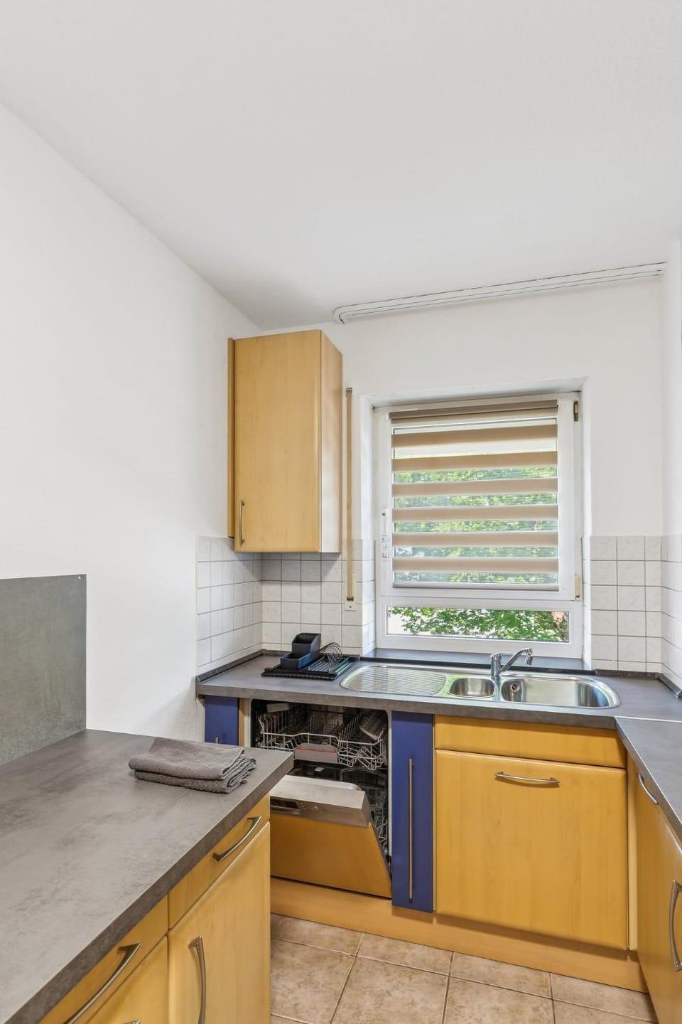 Kitchen or kitchenette, dishwasher, stove, kitchen