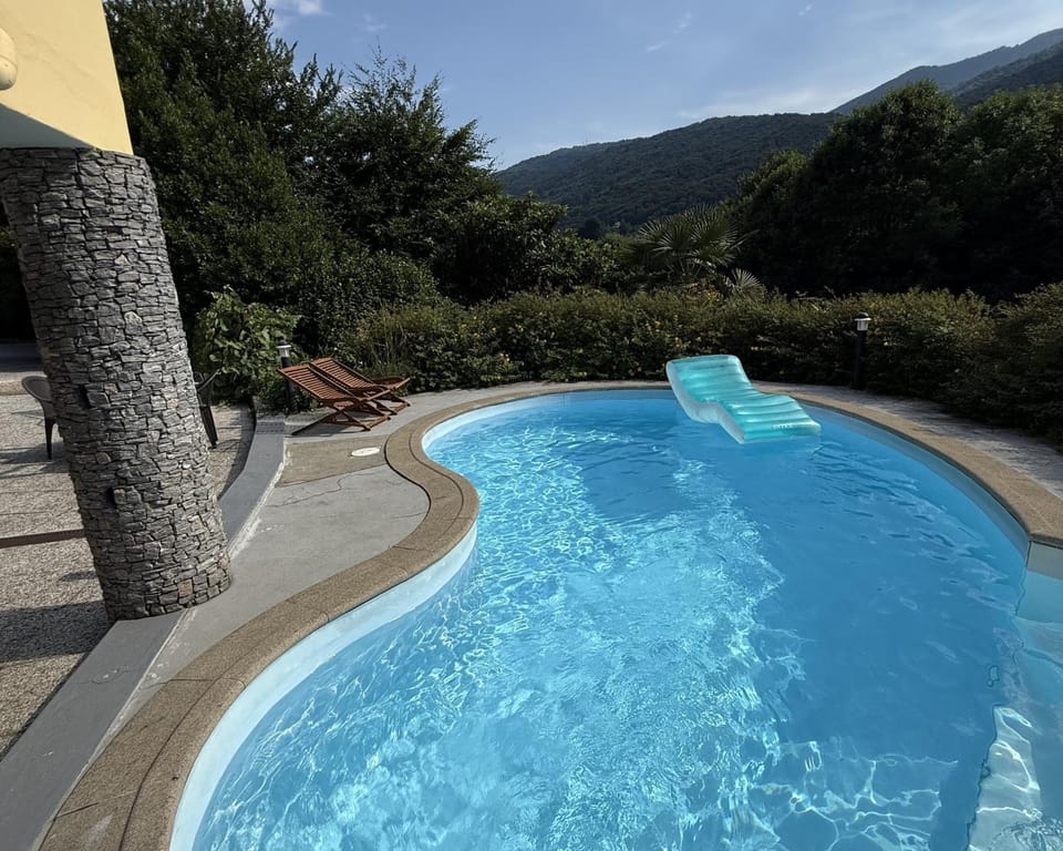 Day, Natural landscape, Mountain view, Pool view, Swimming pool, sunbed