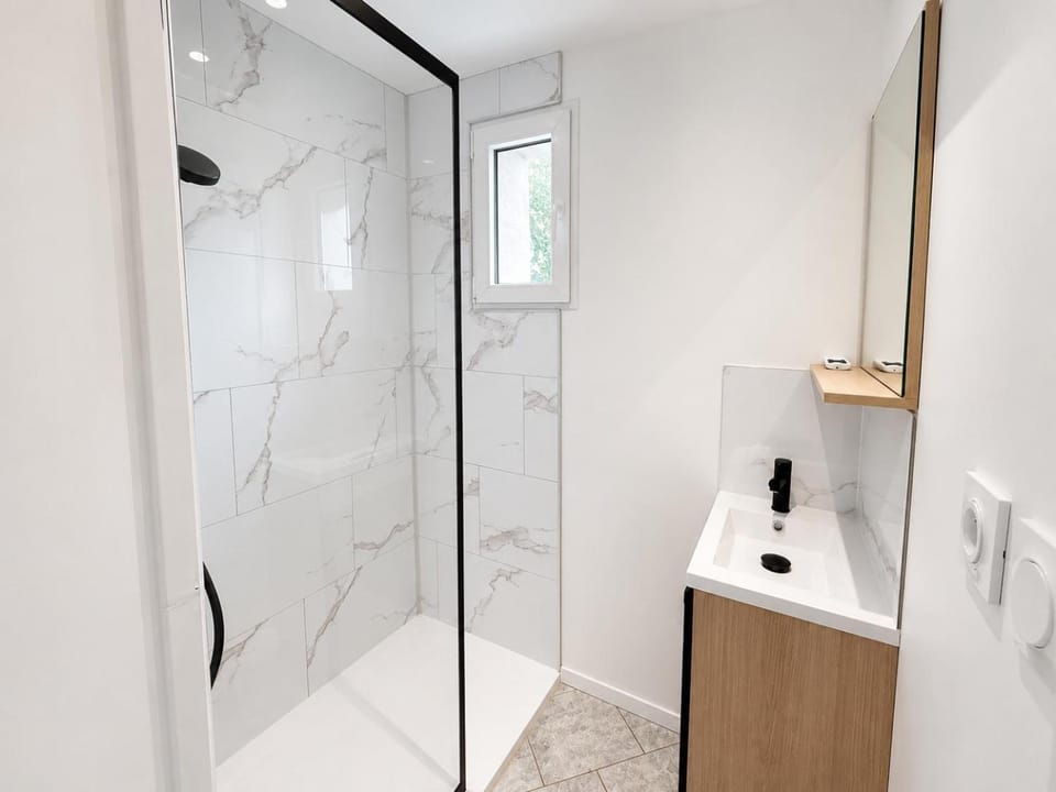 Shower, Bathroom