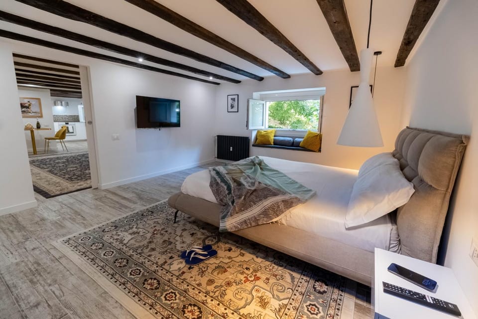 Bed, TV and multimedia, Bedroom, heating, internet