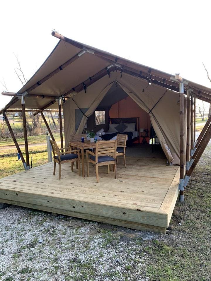 Scenic Glamping Home with Lakeside Marina Access Near Lake Livingston in Point Blank, Texas Luxury tent in Lake Livingston