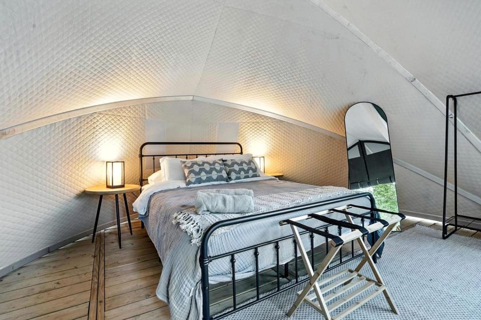 Secluded Glamping Retreat with Forest Trails Near Mount Rushmore in the Black Hills, South Dakota Luxury tent in East Custer