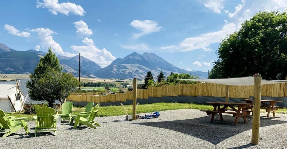 Cute A-Frame Cabin for an Amazing Couples Getaway near Yellowstone National Park in Emigrant, Montana Cabin in Emigrant