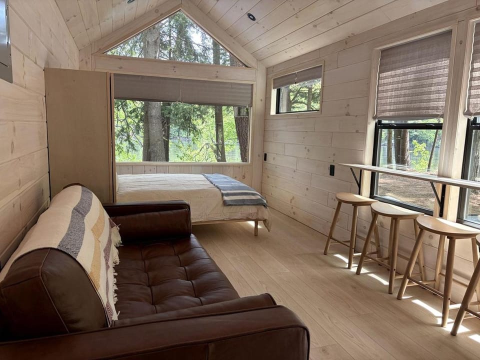 Waterfront Adirondack Tiny Cabin Near Lake George & Saratoga Springs, New York Cabin in Saratoga
