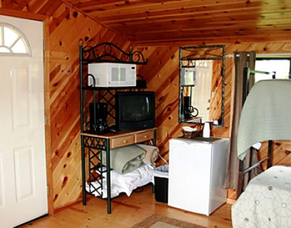 Charming Dry Cabin with Family-Friendly Amenities Near Black Hills in Sturgis, South Dakota Cabin in Pennington County