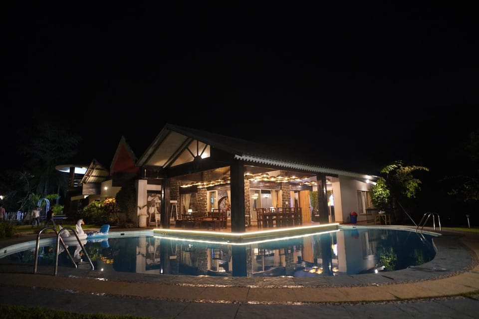 White Castle Bed and Breakfast in Maharashtra