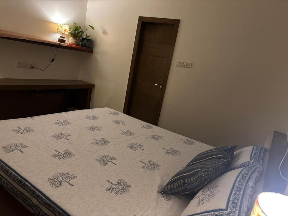 Cozy penthouse 2bhk terrace in Banjara Hills Apartment in Hyderabad