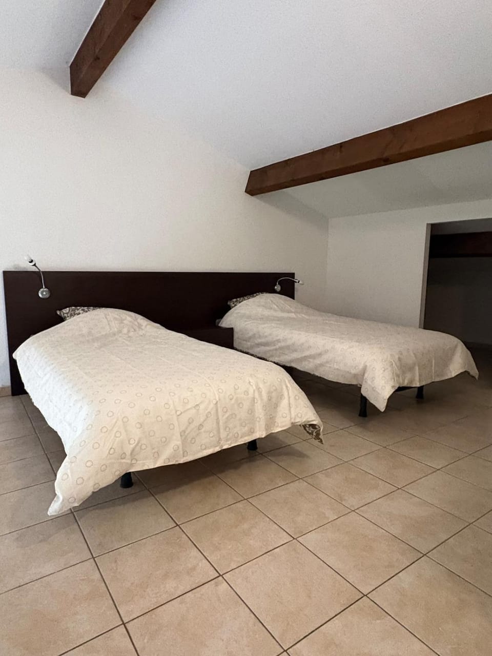 Appartement de trois pièces entre la mer et les montagnes avec piscine Apartment in Linguizzetta