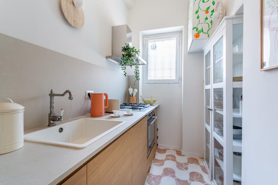 Coffee/tea facilities, Kitchen or kitchenette, oven, kitchen, kitchen