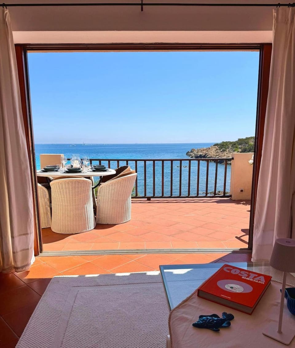 Day, Natural landscape, View (from property/room), Balcony/Terrace, Balcony/Terrace, Seating area, Sea view