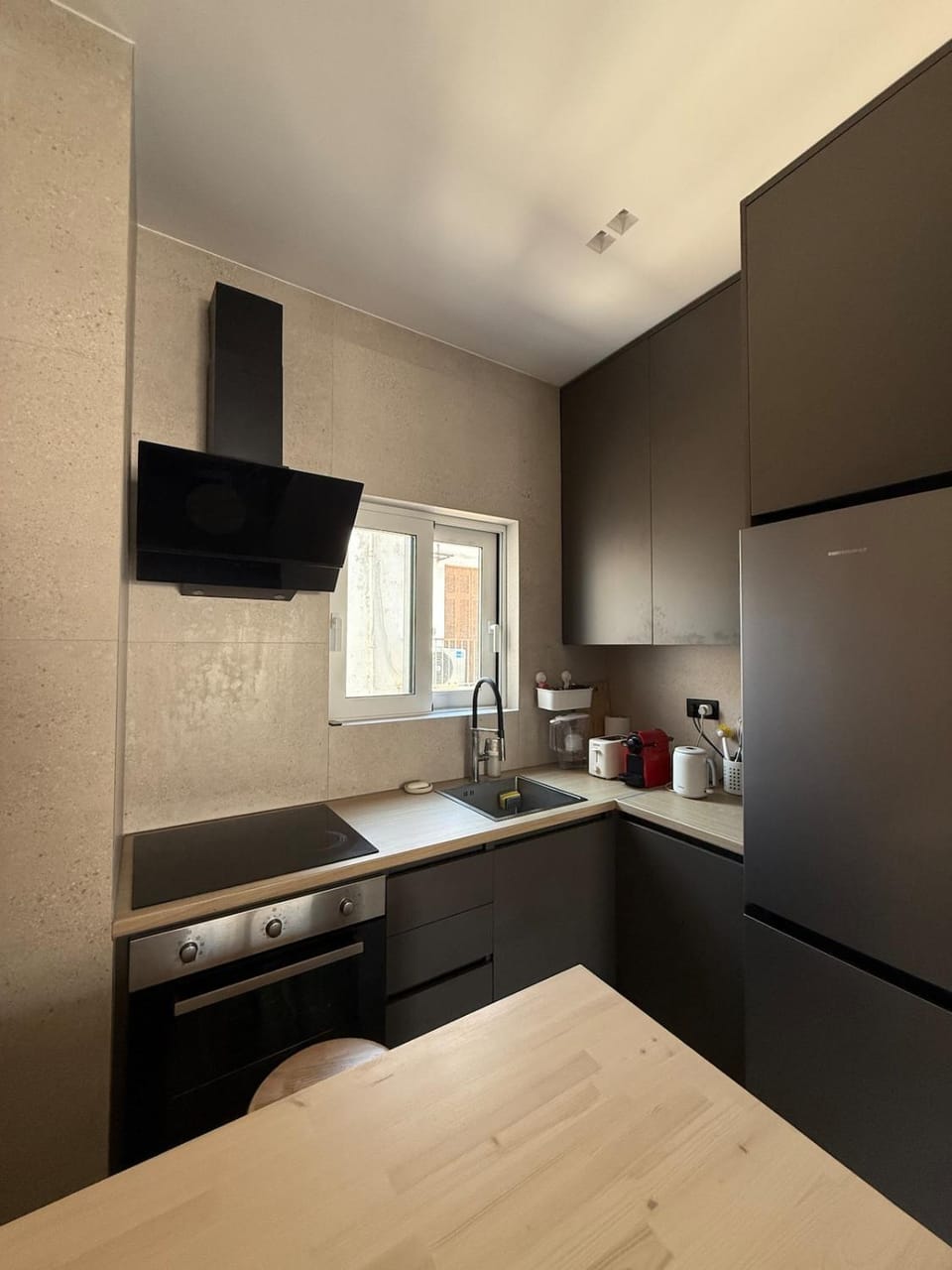 Top Floor Apt - 5 min to Metro, 5 min to Sea Apartment in Pireas