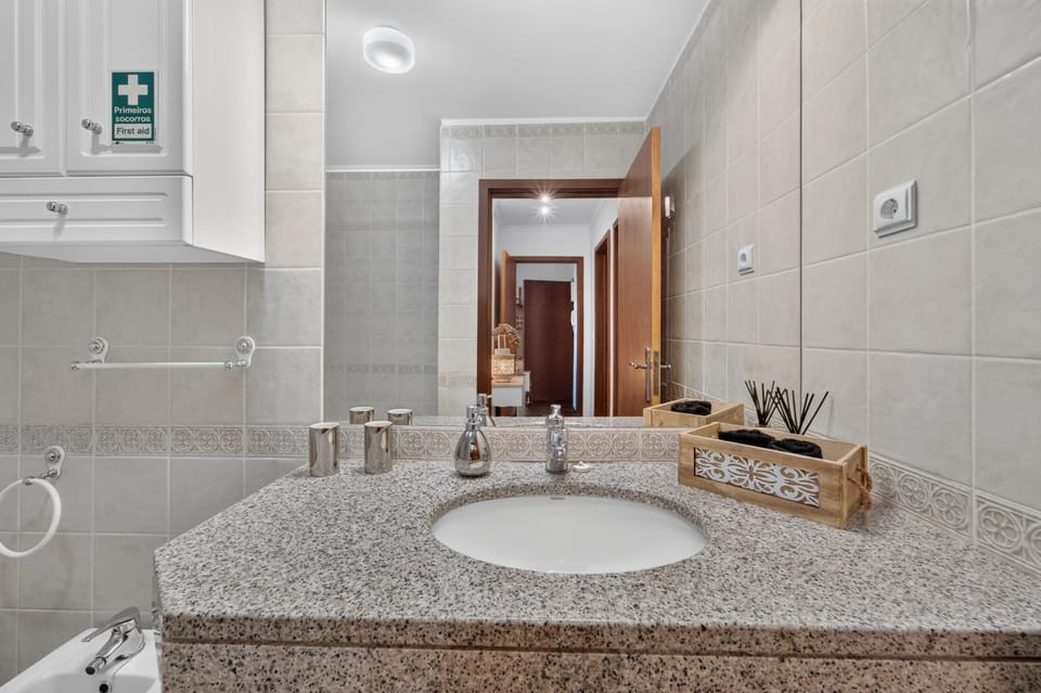 Sea Breeze Pilar Apartment in Funchal