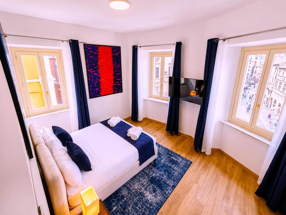 Bed, TV and multimedia, Photo of the whole room, Decorative detail, Bedroom, air conditioner