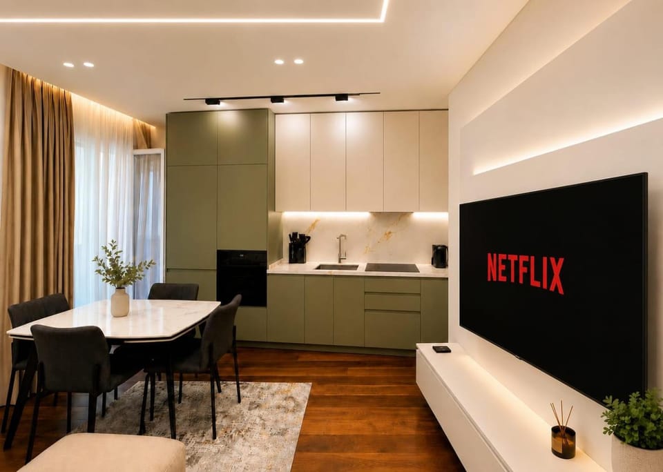TV and multimedia, Kitchen or kitchenette, Living room, Seating area, Dining area