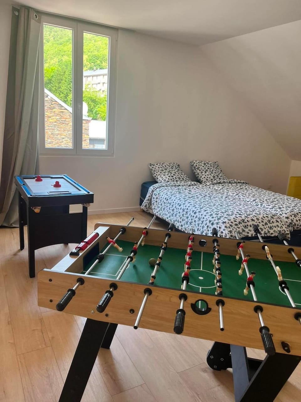 Appartement avec balcon vue sur la Meuse Apartment in Grand Est